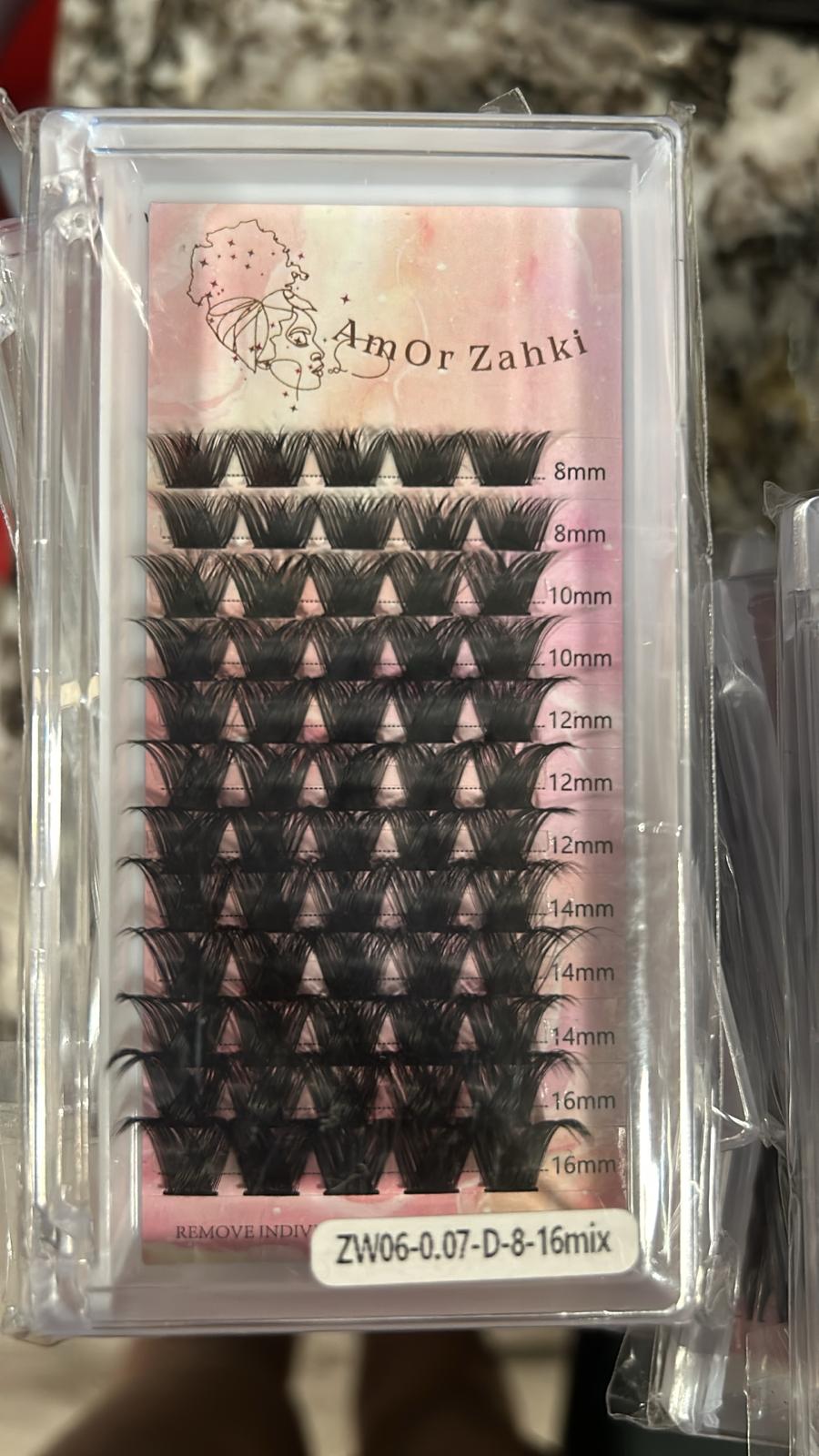 CLUSTER LASHES